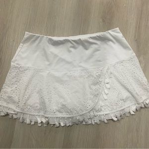 Lucky in love white tennis skirt Sz medium